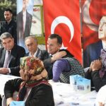 Lider Özyiğit, merkez ve kırsal mahallelerde bayanlarla buluştu