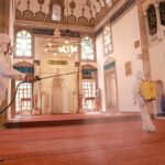 Nevşehir Belediyesi tarafından yarın başlayacak Ramazan ayı nedeniyle vilayet merkezindeki mescitlere gül suyu sıkıldı