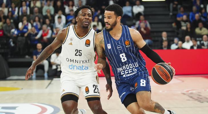 Anadolu Efes, EuroLeague’de 10’uncu mağlubiyetini aldı