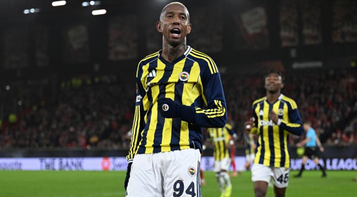 Anderson Talisca Fenerbahçe tarihine geçti