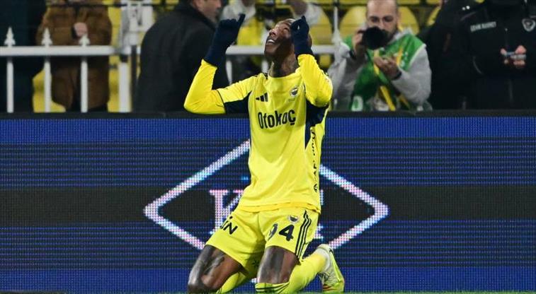 Anderson Talisca sol ayağıyla şiir yazdı!