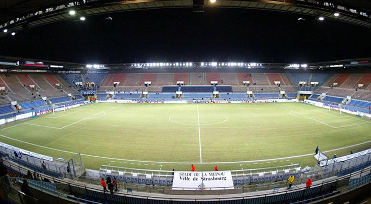 Dünyada bir ilk! 111 yıllık stat, hurdaya ayrılan uçaklarla yenileniyor