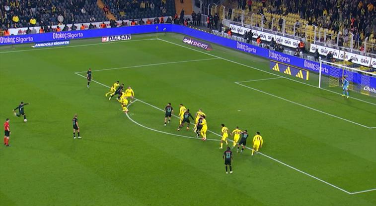 Enis Bardhi müthiş vurdu, Ederson son anda kurtardı