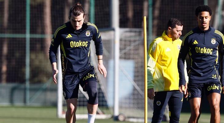 Fenerbahçe’de yıldız isim geri döndü