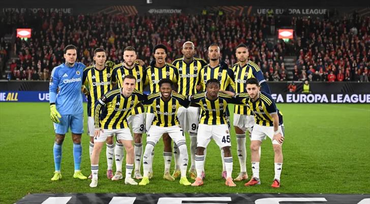 Fenerbahçe’de zorunlu değişiklik! Oyuna devam edemedi