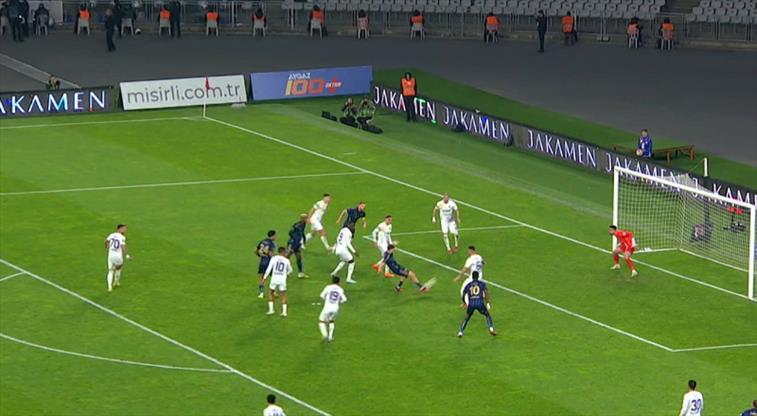 İsmail Yüksek, net pozisyonda çerçeveyi bulamadı