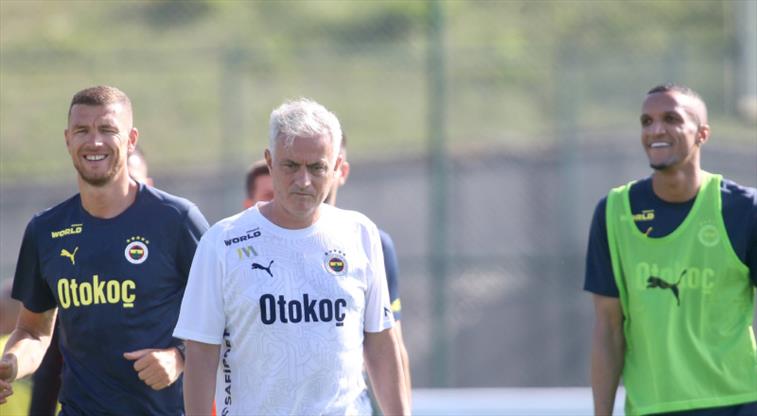 İtalyan basını duyurdu! Jose Mourinho, Fenerbahçe’den eski oyuncusuna talip
