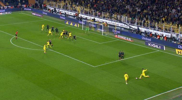 Marco Asensio, bu kez direği geçemedi