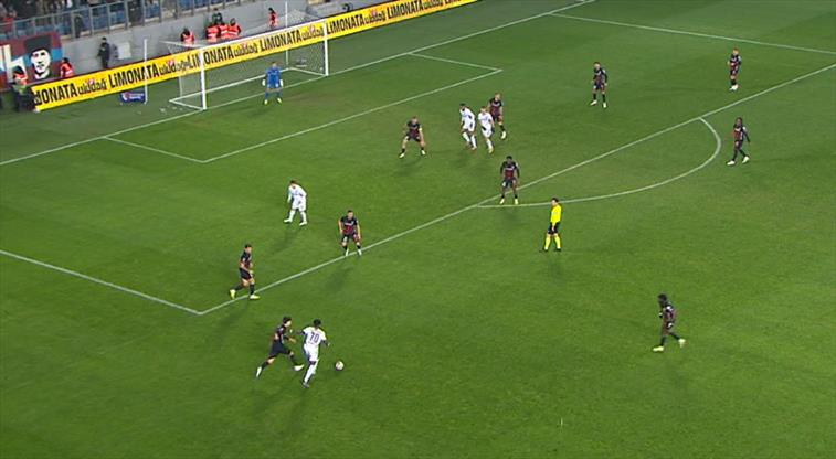 Olaigbe müthiş vurdu, kaleci son anda kurtardı