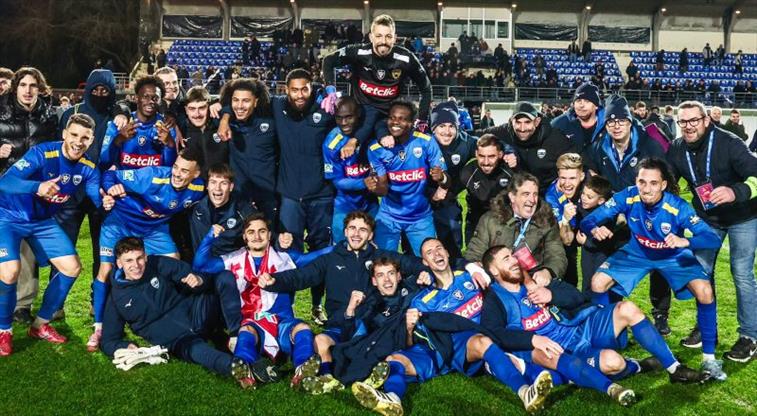 ÖZET | Fransa’da büyük sürpriz