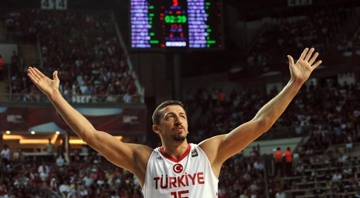 Türk basketbolunun efsanesi Hidayet Türkoğlu, “FIBA Onur Listesi”nde
